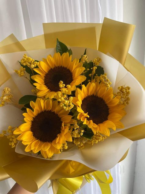 Sunflower Bouquet Aesthetic, Sunflower Bouquet, Different Types Of Flowers, Prettiest Bouquet, Boquette Flowers, Sunflower Bouquets, Nothing But Flowers, Flower Therapy, Beautiful Bouquet Of Flowers