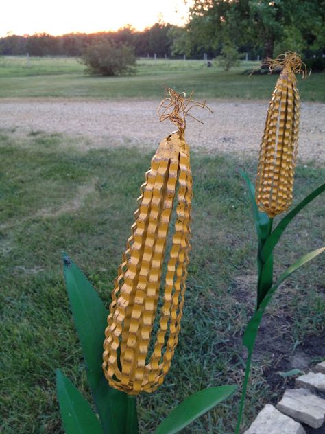 Metal Ears Of Corn Corn Boil, Easy Welding Projects, Corn Theme, Corn Party, Corn Festival, Elote Corn, Native American Projects, Corn Crib, Island Photos