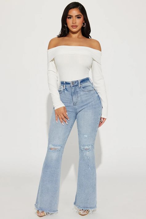 Mexico Outfits, Amaya Colon, Wide Leg Jeans Outfit, Outfits For Mexico, Jeans Fashion, Fashion Nova Jeans, Jeans Light, Jean Outfits, Wide Leg Jeans