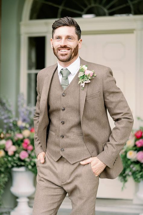 Trendy Wedding Outfits, Brown Groom Suit, Findon Place, Wedding Outfits For Men, Groom Suits, Country House Wedding Venues, Country House Wedding, Modern Groom, Traditional Suit