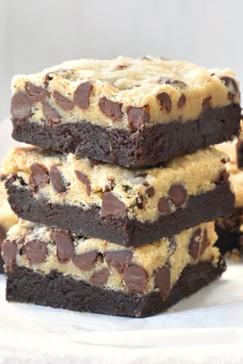 Three squares of brookies. Brookies Aesthetic, Brookie Cake, Brownies Ideas, Brookies Recipe, Cookie Brownie, French Cookies, Fudgy Brownie, Layered Desserts, Vanilla Flavor