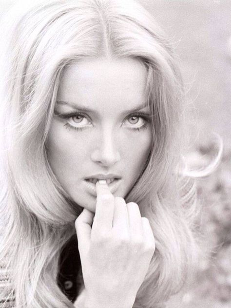 Barbara Bouchet Janecore Aesthetic, Italian Actresses, Feminine Icons, Barbara Bouchet, Bond Women, 60s Icons, Dark Vibes, Beauty Icons, Iconic Women