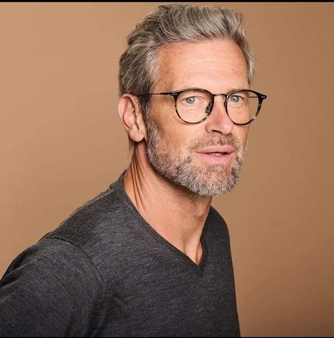 Face Shape Sunglasses, Silver Foxes Men, Grey Hair And Glasses, Short Hair With Beard, Older Mens Fashion, Grey Hair Men, Mens Glasses Fashion, Silver Foxes, Never Grow Old