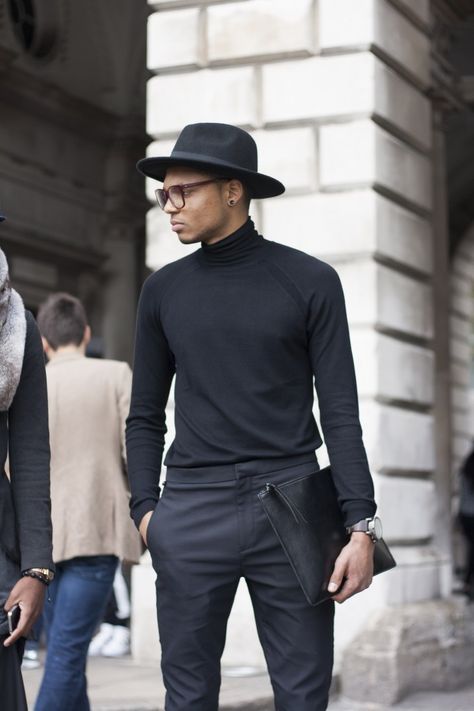 Charcoal trousers, black polo neck, black hat, black leather document walet Male Witch, Estilo Hipster, Moda Do Momento, Herren Style, London Fashion Weeks, Black Clothes, Turtleneck T Shirt, Witch Outfit, Nike Roshe Run