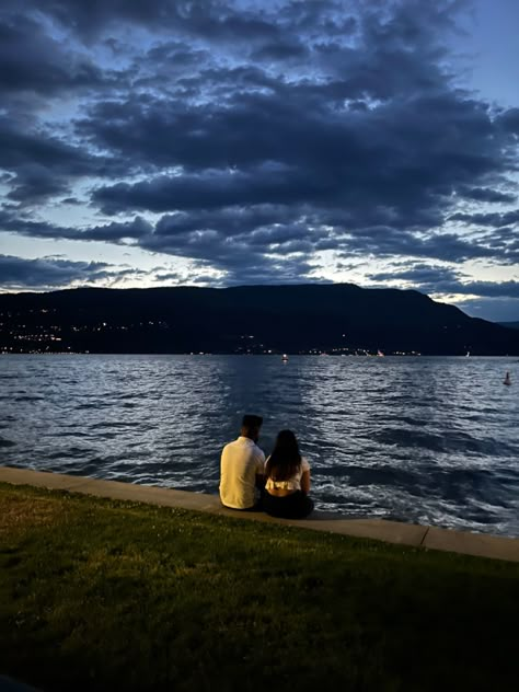 Lake Date Aesthetic, Lake Couple Aesthetic, First Date Aesthetic, Abc Dates, Lake Date, Lake Couple, Lake Love, Mountains At Night, Friends First