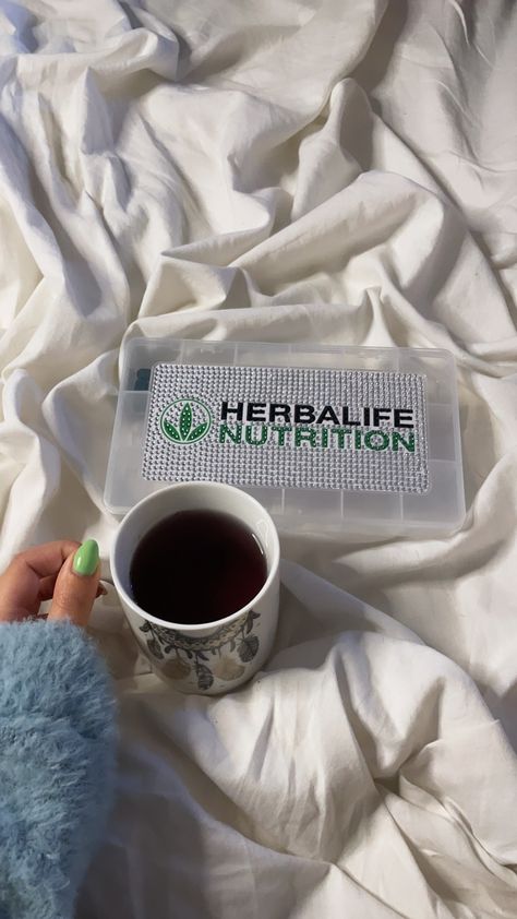 Herbalife Aesthetic, Herbalife Wallpaper, Herbalife Breakfast, Kiwi Nutrition, In Bed Aesthetic, Herbalife Nutrition Facts, Ketones Drink, Bed Aesthetic, Aesthetic Breakfast