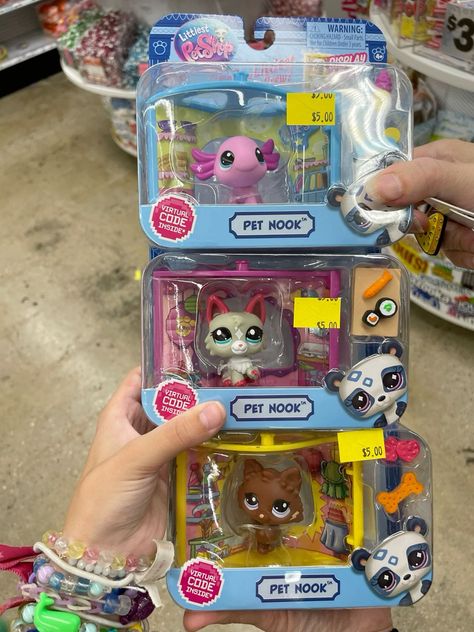 Lps Gen 7, Littlest Pet Shops, Wolf Cat, Lps Popular, Custom Lps, Lps Toys, Lps Pets, Childhood Memories 2000, Lps Littlest Pet Shop