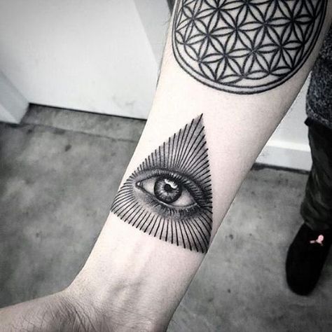 Top 105 Best Third Eye Tattoos - [2020 Inspiration Guide] 3rd Eye Tattoo, Seeing Eye Tattoo, Pyramid Tattoo, Third Eye Tattoos, All Seeing Eye Tattoo, Tattoo Guide, Omerta Tattoo, Triangle Tattoos, Geniale Tattoos