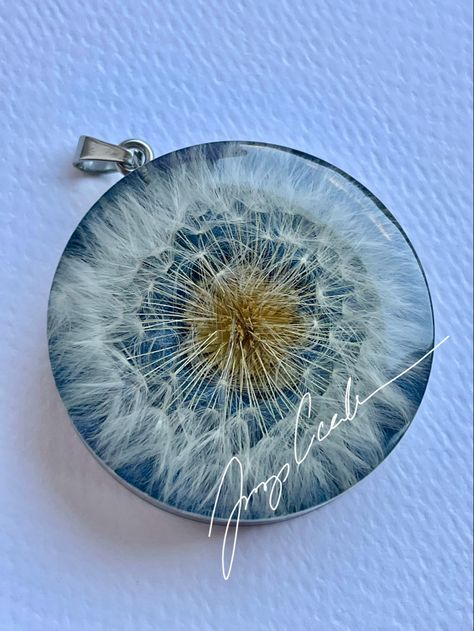 Resin Jewelry Diy, Resin Jewellery, Uv Resin, Jewelry Diy, Resin Jewelry, Resin Crafts, Dandelion, Christmas Gifts, Pendant