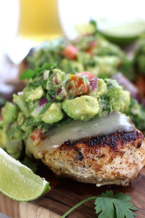 Easy Seared Chicken Guacamole has tender juicy dry rubbed chicken topped with melted Jack cheese and life-changing homemade guacamole. This is one of the best dinners for healthy and fun eating. #GuacamoleChickenMelt #GuacamoleChicken #EasyChickenDinner #LowCarbDinner #ChickenGuacamole #SearedChicken https://www.thefedupfoodie.com Homemade Guacamole Easy, Chicken Guacamole, Chicken Avocado Sandwich, Guacamole Chicken, Avocado Chicken Salad Recipe, Clean Eating Vegetarian, Avocado Chicken, Seared Chicken, Pan Seared Chicken