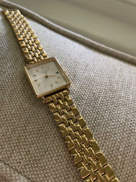 Old Money Style Watch, Old Money Accessories Women, Old Money Watches Women, Old Money Watches, Old Money Accessories, Old Money Watch, Woman's Watch, Money Clothes, Vintage Watches Women