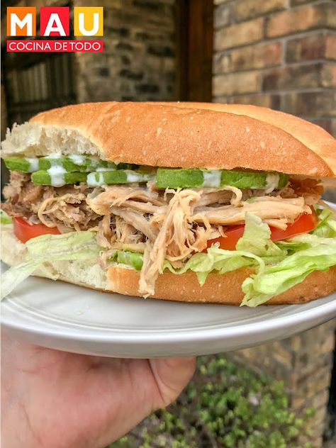 Mau Cocina de Todo: Tortas de Pierna (estilo Monterrey) Bolillo Recipe, Hispanic Kitchen, Tex Mex Recipes, Burgers Sandwiches, Authentic Recipes, Chicken Burgers, Pulled Pork, Diy Food, Diy Food Recipes