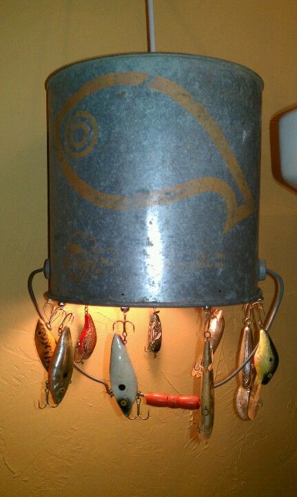 Recycled minnow bucket chandelier I made for my dad's 87th birthday...what do you give the guy that already has everything??!! Light Design Ideas, Ideas For Camping, Diy Bucket, Fishing Room, Bucket Light, Lake Decor, Fishing Decor, Lodge Decor, Light Design