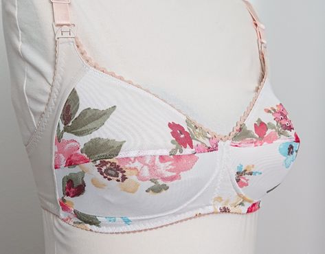 Review - Hugo Quili 2026 - Wireless Bra Pattern  https://www.lilypadesigns.com/blog/2019/8/26/review-hugo-quili-2026 Front Close Bra Pattern, Longline Bra Pattern, Bra Cup Pattern, Wireless Bra Pattern, Full Cup Bra Pattern, Front Closure Bra Sewing Pattern, Old Bras, Beginner Sewing Patterns, Retro Sewing Patterns