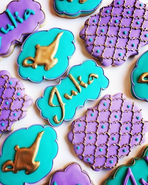 Aladdin Themed Desserts, Aladdin Cookies Decorated, Aladdin Sweet 16 Theme, Aladdin Cookies, Jasmine Themed Birthday Party, Jasmine Cookies, Aladdin Theme Party, Aladdin Cake, Princess Jasmine Party