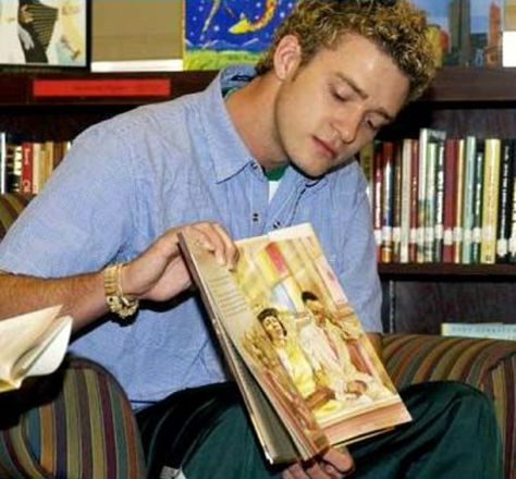 Justin Timberlake Justified, Justin Timberlake Nsync, Reading To Children, People Screaming, Like I Love You, Justin Timberlake, Girls In Love, Boy Bands, Reading