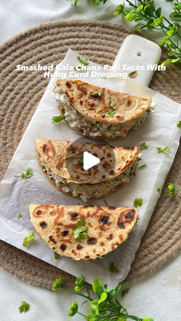 NIDHI JAIN | FOOD BLOGGER on Instagram: "SMASHED KALA CHANA ROTI TACOS WITH HUNG CURD DRESSING🥙😋

This super filling and high in prtein kala chana roti tacos with hung curd dressing is a flavourbomb combination & is a balanced meal too🥙

Tip - Start by washing & then soaking kala chana for 5/6 hours then pressure cook with water & salt for 5/6  whistles😊

To make hung curd -
In a muslin cloth add 1.5 cups dahi  then tie a knot and hang it for 1/2 hour to remove excess water ☺️

Follow me on youtube & instagram @cookwithnidhiii 🥙

#smashedkalachanarotitacoswithhungcurddressing #kalachanatacos #kalachanawrap #kalachanarecipes #kalachana #hungcurddip #cookwithnidhiii #fyp #healthywraps #weightlossrecipes #healthyrecipe #dietrecipes #highproteinmeals #highlrotein #healthyfood #healthyeati Hung Curd Recipes, Jain Food Recipe, Roti Tacos, Kala Chana Recipe, Jain Food, Chana Recipe, Jain Recipes, A Balanced Meal, Leftover Food