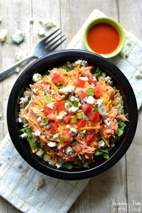 Buffalo Chicken Quinoa Bowl - ranch flavored quinoa, buffalo chicken, and all the fixings! Flavored Quinoa, Buffalo Chicken Quinoa, Paleo Dressing, Lemon Tree Dwelling, Quinoa Bowls, Chicken Quinoa, Quinoa Bowl, Lunch Bowl, Chicken Marinade