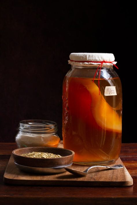 Learn to Make Kombucha - It's Easy Kombucha Aesthetic, Kombucha Making, Make Your Own Kombucha, Diy Kombucha, Kombucha Drink, Make Kombucha, Kombucha Scoby, Homemade Kombucha, Kombucha Recipe