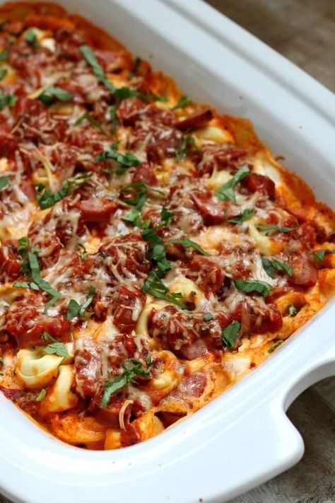 9x13 Crock-Pot Recipes: Slow Cooker Tortellini Lasagna Casserole with Sausage Casserole With Smoked Sausage, Tortellini Lasagna, Slow Cooker Baked Ziti, Cheesy Potatoes Crock Pot, Sausage Slow Cooker, Slow Cooker Chicken Marsala, Casserole With Sausage, Casserole Crockpot Recipes, Italian Casserole