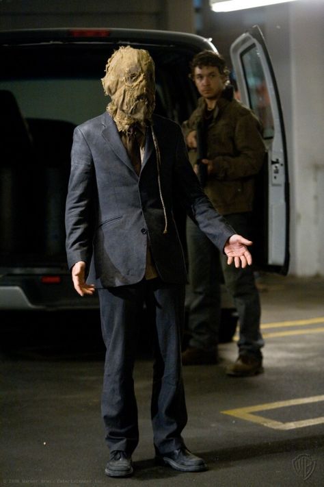 Dr. Jonathan Crane, the Scarecrow from Batman Begins Dr Jonathan Crane, Jonathan Crane, Cillian Murphy, Scarecrow, A Man, Batman, Walking, Mask