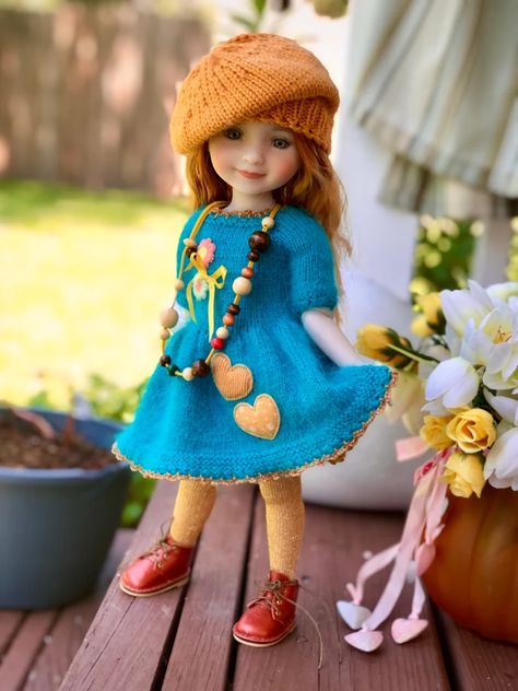 Woolen Dress, Outfit For Summer, Ruby Red Fashion Friends, Red Dolls, Woolen Dresses, Fall Wear, Fashion Friends, Beautiful Knitting, Friends Fashion