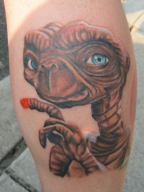 Que horrible... Tattoo Movie, T Tattoo, E.t Tattoo, Tattoo Website, Crazy Tattoos, Nerd Tattoo, Ancient Tattoo, Worlds Best Tattoos, Geek Tattoo