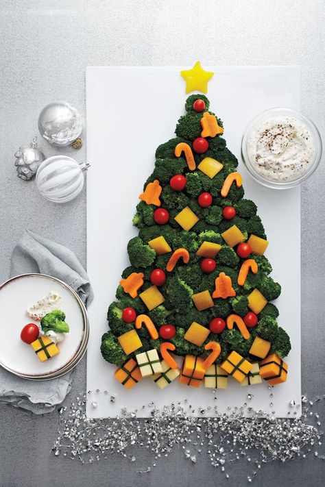 Christmas Tree Veggie Tray, Christmas Veggie Tray, Christmas Vegetables, Christmas Cheese, Vegetable Platter, Healthy Christmas, Tray Ideas, Veggie Tray, Healthy Holidays