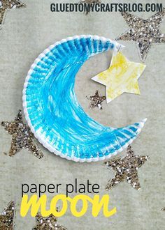 Paper Plate Moon - Kid Craft Idea  Simply cut out a small portion of the paper plate to create a moon shape. Have children paint the remaining paper plate. Cut out a small star shape and staple it in the corner of your moon.  Find TONS of paper plate themed kid craft ideas on Glued To My Crafts Craft Ladybug, Kid Craft Ideas, Moon Kid, Craft Elephant, Outer Space Crafts, Moon Craft, Space Theme Preschool, Space Preschool, Space Crafts For Kids