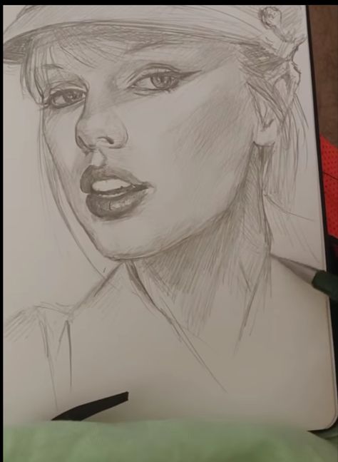 Sketches Of Taylor Swift, Taylor Swift Sketch Pencil Easy, Taylor Swift Sketch Pencil, Celebrity Drawings Easy, Taylor Swift Drawing Sketches, Celeb Sketches, Taylor Swift Drawing Easy, Taylor Swift Drawings, Taylor Swift Sketch