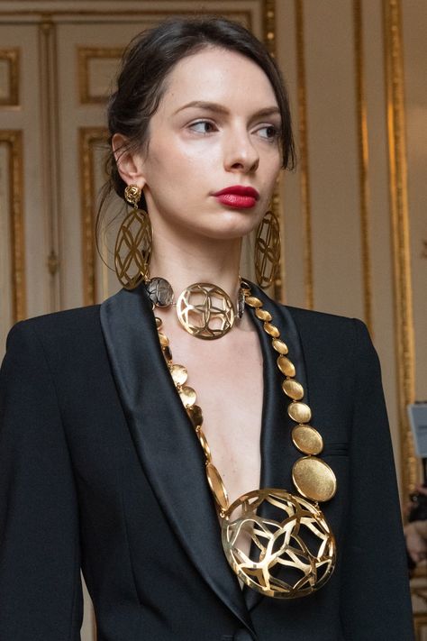 Runway Necklace, Jewelry Editorial, Bold Jewelry, Jewelry Fashion Trends, 2020 Fashion, Couture Jewelry, Designer Fashion Jewelry, Women's Jewelry And Accessories, Fall Jewelry