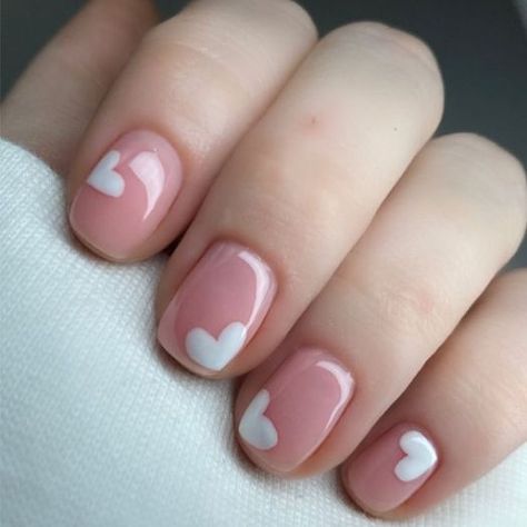 17 Short Valentine's Day Nails: Love At Your Fingertips 3 Design Ongles Courts, Hello Nails, Cute Simple Nails, Valentines Day Nails, Simple Gel Nails, Colorful Nails, Blush Nails, Cute Gel Nails, Short Nail Designs