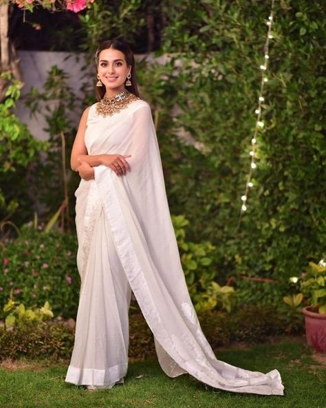 Iqra Aziz Dresses, Yasir Hussain, Wedding Celebration Party, Wanderlust Fashion, Saree Ideas, Pengantin India, Sarees For Girls, Indian Outfits Lehenga, Iqra Aziz