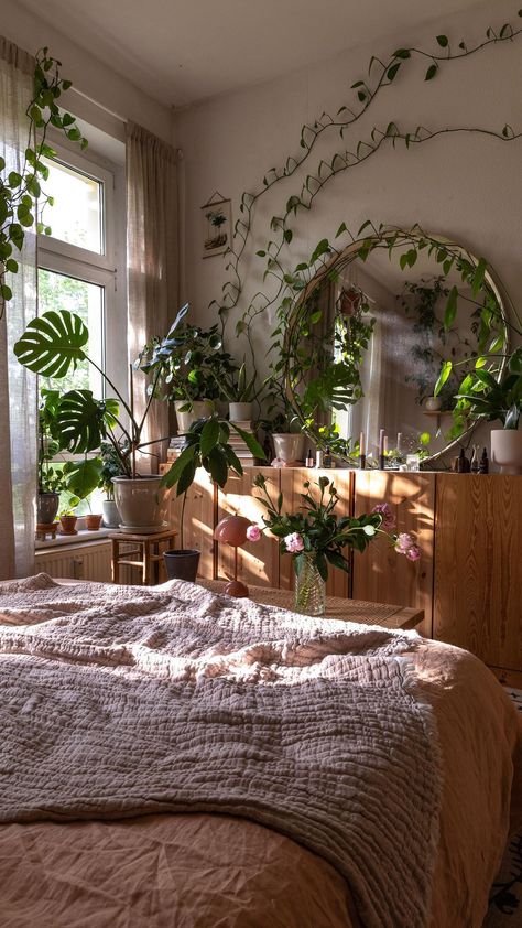 Home With Plants Aesthetic, Room Decor Plants Bedrooms, Plant House Ideas, Bedroom Filled With Plants, Plantcore Bedroom, Cozy Plant Bedroom, Room Plants Aesthetic, Plant Filled Bedroom, Bedroom Plants Decor Ideas