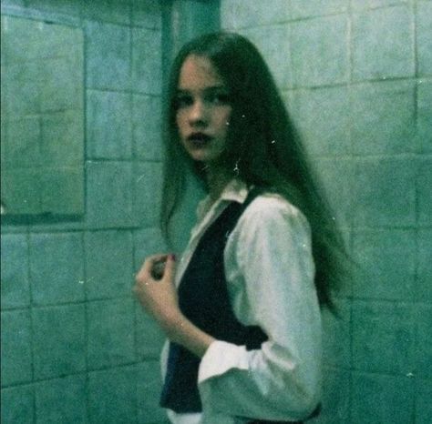 Christiane F Aesthetic, Christine F, Christiane F, Zoo Station, Station To Station, Neo Noir, Film Stills, Grunge Aesthetic