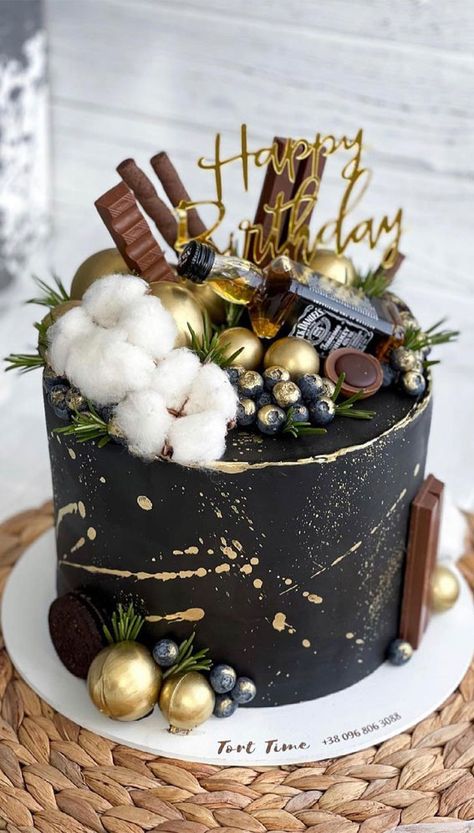 Black Birthday Cakes For Men, Winter Cake Ideas, Winter Birthday Cake, Black Birthday Cake, Winter Chocolate, Cake Winter, Winter Cakes, Cake Design For Men, Winter Wonderland Cake