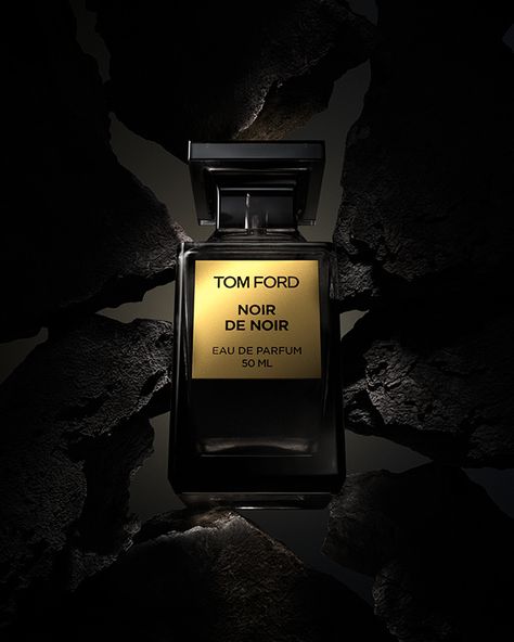 Noir Perfume, Tom Ford Noir, Feminine Masculine, Tom Ford Perfume, Vanilla Patchouli, Black Perfume, Fragrance Photography, Oud Wood, Dark Portrait