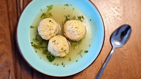 You must taste the surprising addition of walnuts in these unique matzah balls. Matzah Ball, Matzo Meal, Passover Recipes, 2000 Calories, 2000 Calorie Diet, Favorite Chicken, Dinner Sides, Jewish Recipes, Cooking Turkey