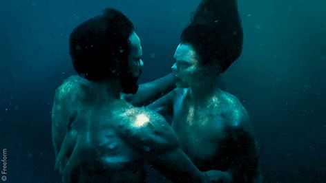 Mermaid Gif, Sirens Tv, Mako Island Of Secrets, Ocean Gif, Professional Mermaid, Dark Mermaid, The Shape Of Water, Siren Mermaid, Life Under The Sea