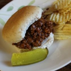 Skip the Manwich and Make Easy Homemade BBQ - The Make Your Own Zone Ham Barbecue Recipe, Hamburger Bbq, Crock Pot Sloppy Joes, Barbecue Sandwiches, Bbq Sandwich, Homemade Sloppy Joes, Sloppy Joes Recipe, Homemade Bbq, Sloppy Joe