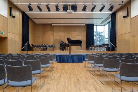 hawkins\brown masterplans the city of london freemen's school in surrey Assembly Hall School, School Assembly, Ground School, School Hall, Timber Screens, School Assemblies, Photography City, Lectures Hall, Boarding House