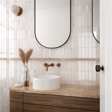 Salle de bain 2024 : 10 tendances immanquables | La Tuilerie Moroccan Wall Tiles, Interior Finishes, White Wall Tiles, Moroccan Wall, White Bathroom Tiles, Metro Tiles, Bathroom Trends, Ceramic Wall Tiles, Style Tile