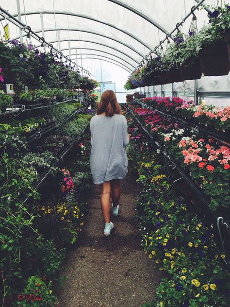 happy heart Plants Are Friends, Chuck E Cheese, Foto Pose, Foto Inspiration, Instagram Inspo, Fotografi Potret, Inspirational Pictures, Flower Child, Photography Inspo