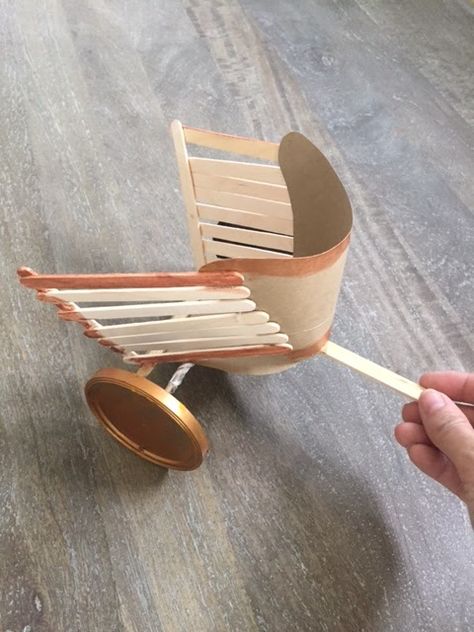 Roman Crafts, Ancient Rome Kids Projects, Ancient Greece Projects, Ancient Rome Activity, Greece Project, Ancient Rome Projects, Rome Activities, Social Hierarchy, Roman Chariot