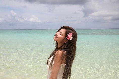 Sunkissed Sana Princess Beauty, Summer Icon, Sana Minatozaki, Sana Momo, Shy Girls, Chaeyoung Twice, Minatozaki Sana, Twice Sana, Set Me Free