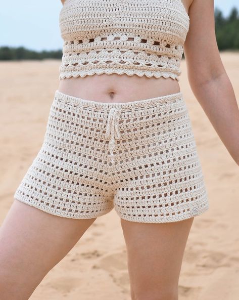 Crochet Mesh Shorts, Sophisticated Crochet, Boho Beach Outfit, Matching Crochet, Matching Lounge Set, Different Crochet Stitches, Crochet Top Outfit, Crochet Ladies Tops, Crochet Short