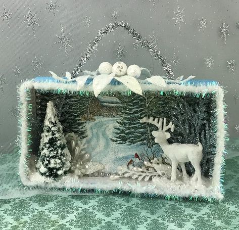 Winter Diorama, Christmas In The Country, Shadow Box Wall, Cottagecore Christmas, Christmas Diorama, Vintage Christmas Crafts, Christmas Shadow Boxes, Bottle Brush Tree, Brush Tree