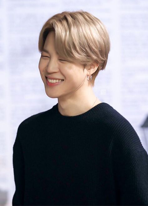 Jimin Smiling, Jimin Smile, Jimin Cute, Marie Lu, Dystopian Fiction, Smile Pictures, Dc Icons, Miss Him, Pretty Smile