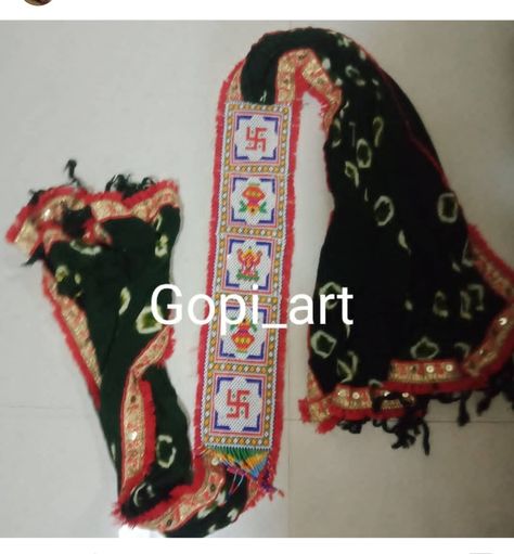 Khatli Work Moti Chundadi, Dal Moti Khambha Chuni, Moti Ni Chunri, Pokhvani Chundadi Hand Work, Chundadi Design For Marriage, Khambha Chundadi Designs, Mrg Chundadi, Khambha Chundadi, Toran Designs Doors Moti Khatli