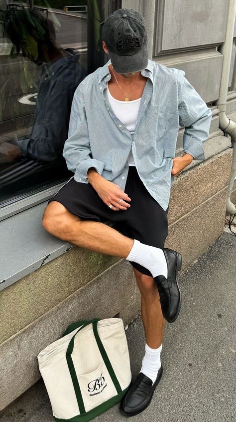 Vans Outfit Men, Aesthetic Male Outfits, Eclectic Grandpa, Oversize Outfit, Shorts Fits, Vans Outfit, Mens Summer Outfits, Street Style Outfits Men, Street Fashion Men Streetwear